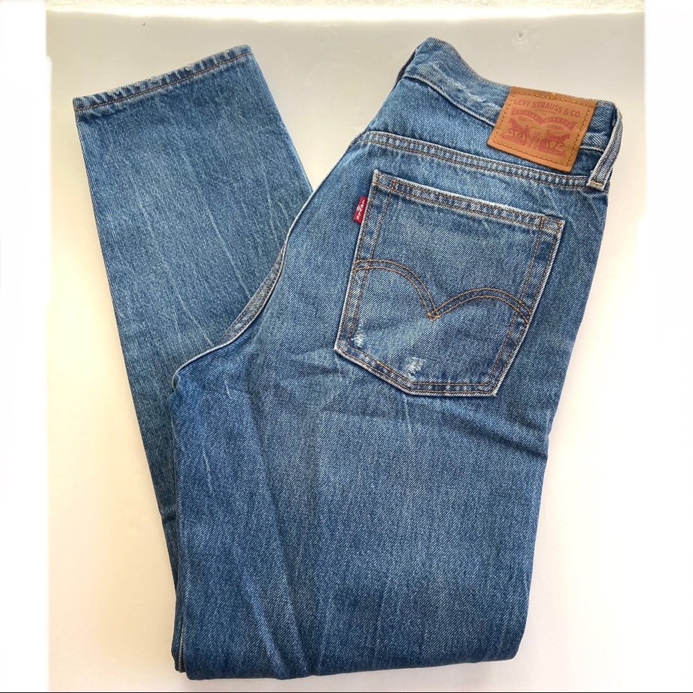 Levi’s Wedgie Fit Jeans Size 28